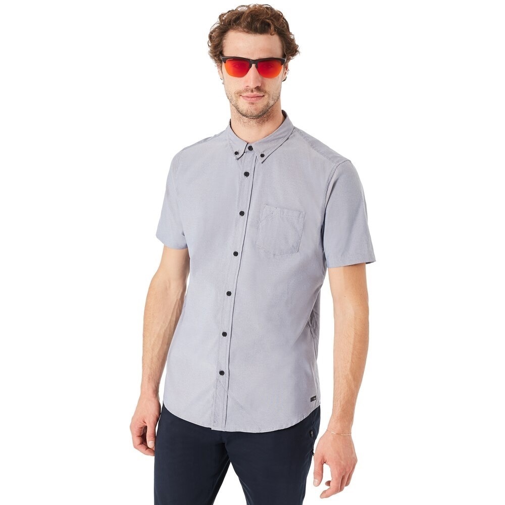 OAKLEY • men’s size large